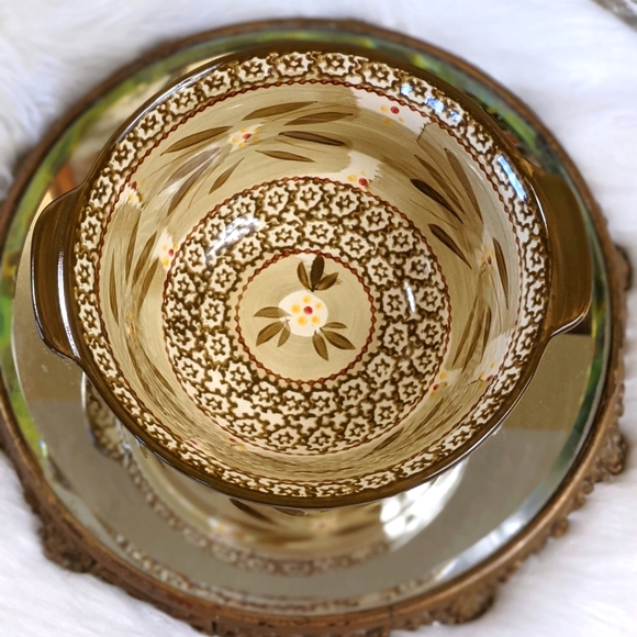 Temptations Tara Old World Mixing Bowl 1.5 Qt - Picture 2 of 7